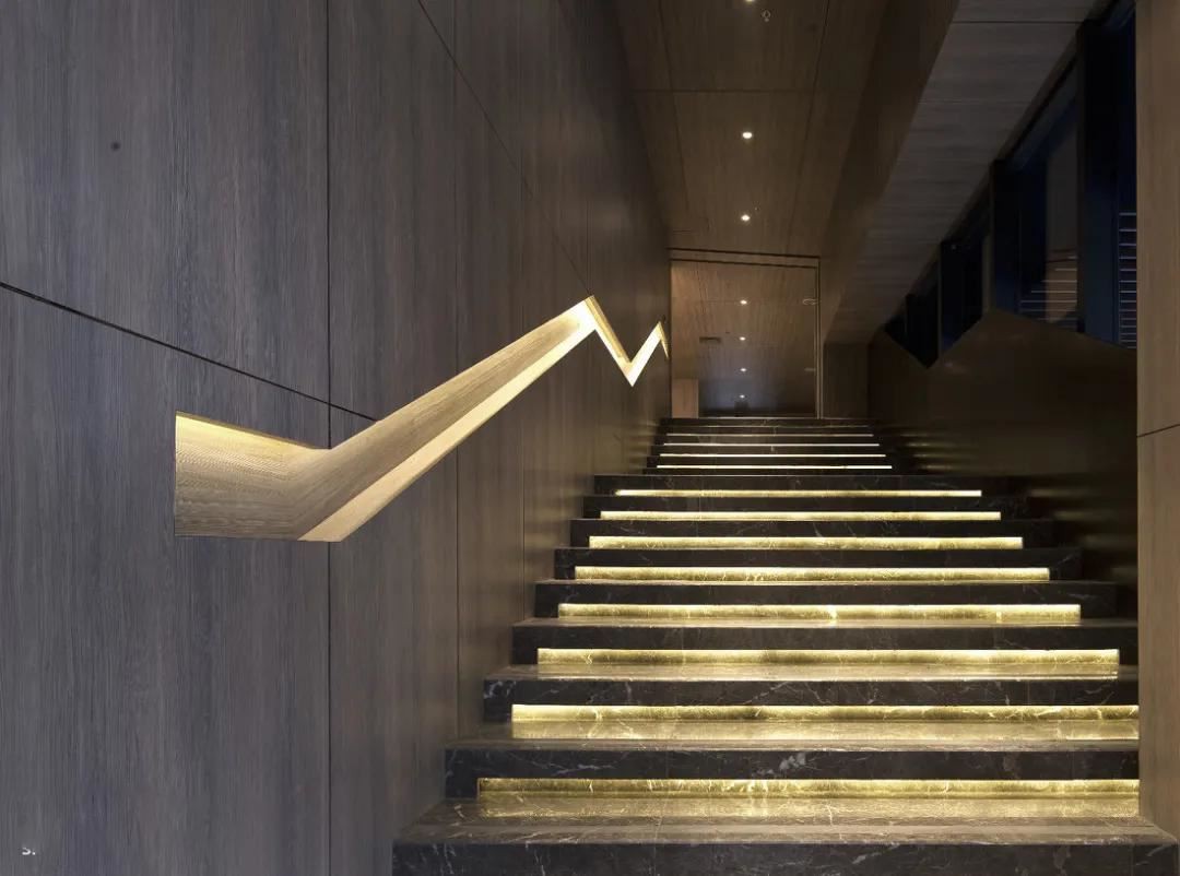 Led Lighting VS Natural Gray Marble Steps