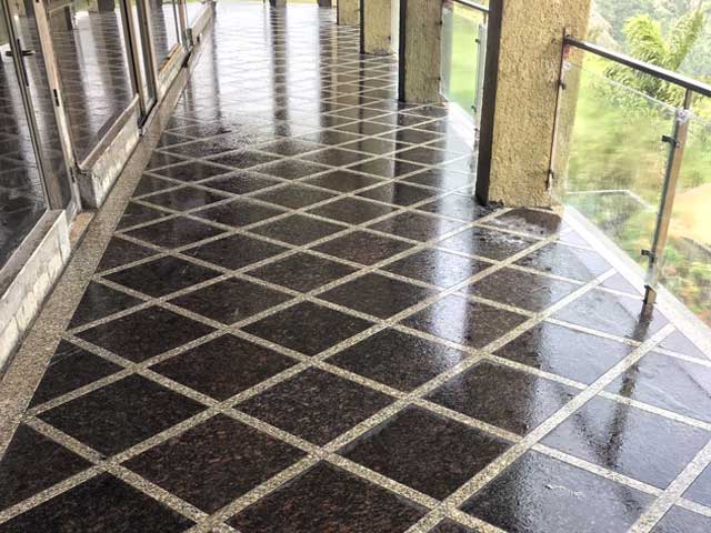 Tan Brown Granite Flooring