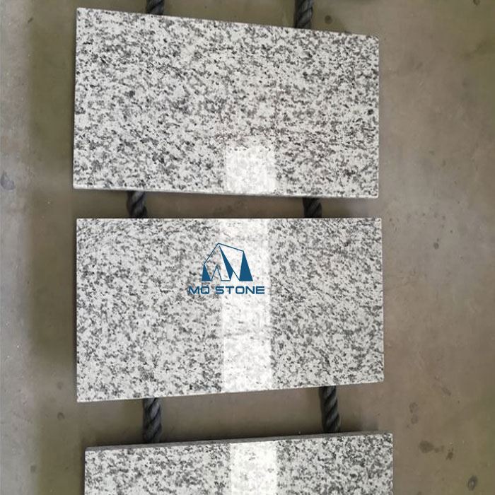 Polished skin white granite wall tiles