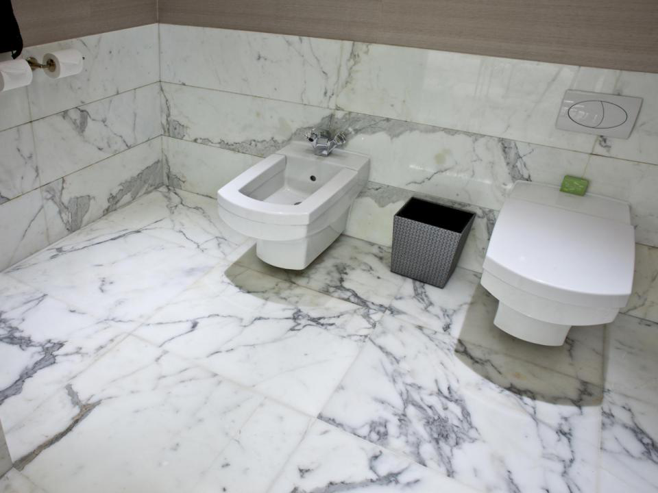 Calacatta Marble Hotel Washroom Projects